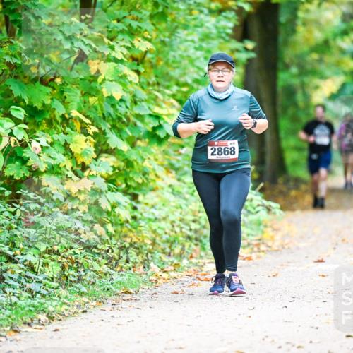 12.10.2025 - Bramfelder Halbmarathon 2025 Dr. Thomas Lammeyer http://msf.ph/oto/9343769 12.10.2025 10:00:13 Laufen 32, 2868 meine-sportfotos.de