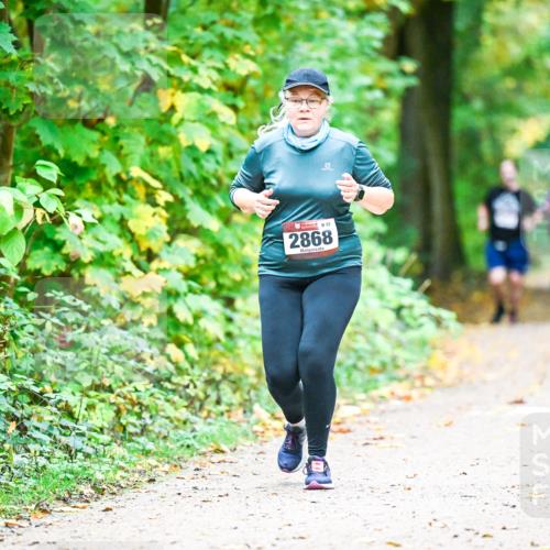 12.10.2025 - Bramfelder Halbmarathon 2025 Dr. Thomas Lammeyer http://msf.ph/oto/9343776 12.10.2025 10:00:14 Laufen 32, 2868 meine-sportfotos.de