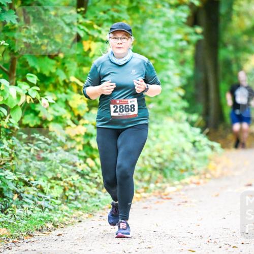 12.10.2025 - Bramfelder Halbmarathon 2025 Dr. Thomas Lammeyer http://msf.ph/oto/9343781 12.10.2025 10:00:14 Laufen 32, 2868 meine-sportfotos.de