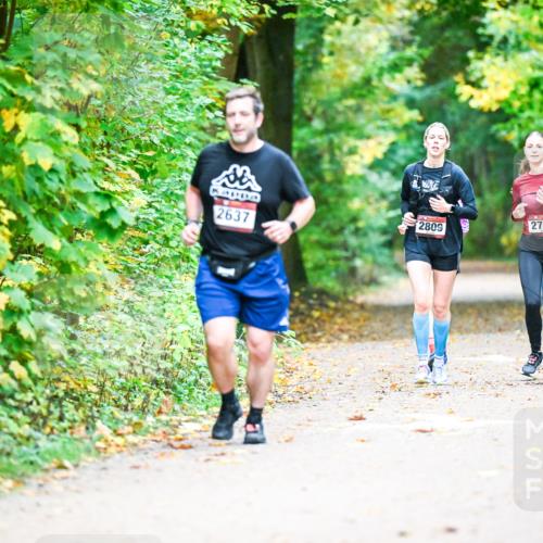 12.10.2025 - Bramfelder Halbmarathon 2025 Dr. Thomas Lammeyer http://msf.ph/oto/9343785 12.10.2025 10:00:24 Laufen 2750, 2637, 2809 meine-sportfotos.de
