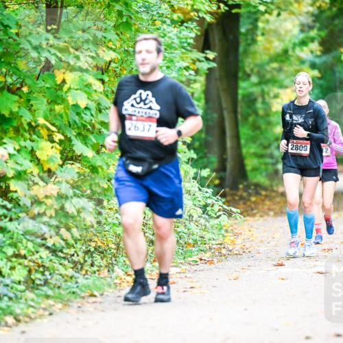 12.10.2025 - Bramfelder Halbmarathon 2025 Dr. Thomas Lammeyer http://msf.ph/oto/9343796 12.10.2025 10:00:26 Laufen 2637, 2750, 2809, 12 meine-sportfotos.de