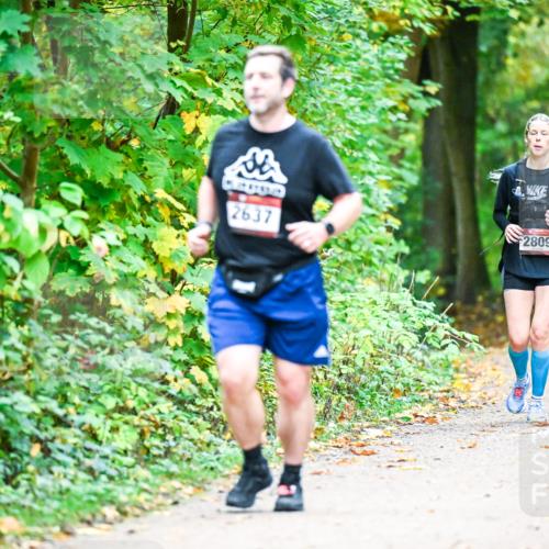 12.10.2025 - Bramfelder Halbmarathon 2025 Dr. Thomas Lammeyer http://msf.ph/oto/9343801 12.10.2025 10:00:26 Laufen 2637, 2809, 2712 meine-sportfotos.de