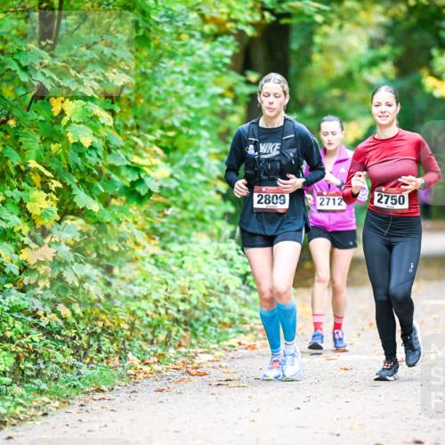 12.10.2025 - Bramfelder Halbmarathon 2025 Dr. Thomas Lammeyer http://msf.ph/oto/9343809 12.10.2025 10:00:28 Laufen 637, 2809, 2712, 2750 meine-sportfotos.de