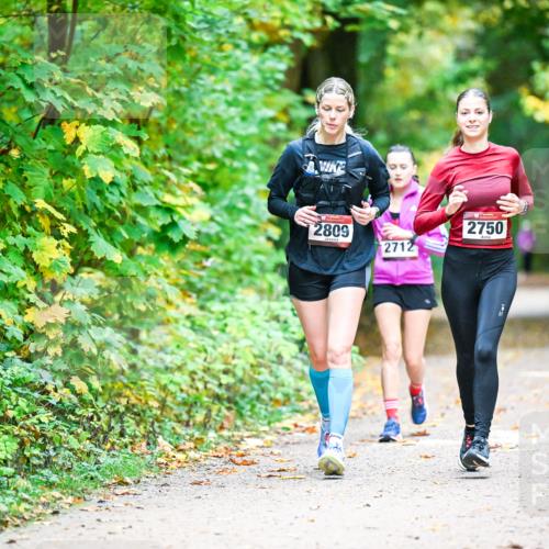 12.10.2025 - Bramfelder Halbmarathon 2025 Dr. Thomas Lammeyer http://msf.ph/oto/9343810 12.10.2025 10:00:29 Laufen 2809, 2712, 2750 meine-sportfotos.de