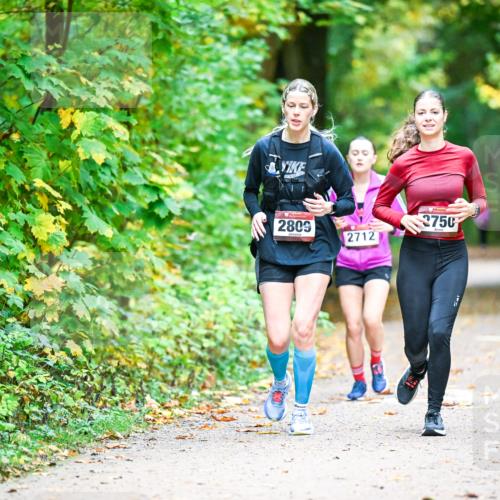 12.10.2025 - Bramfelder Halbmarathon 2025 Dr. Thomas Lammeyer http://msf.ph/oto/9343811 12.10.2025 10:00:29 Laufen 2809, 2712, 2750 meine-sportfotos.de