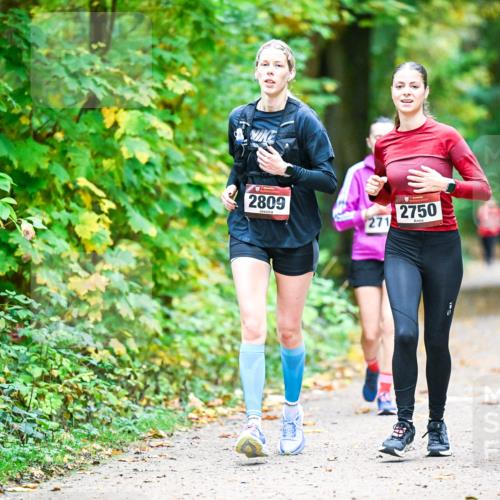 12.10.2025 - Bramfelder Halbmarathon 2025 Dr. Thomas Lammeyer http://msf.ph/oto/9343818 12.10.2025 10:00:30 Laufen 2809, 271, 2750 meine-sportfotos.de