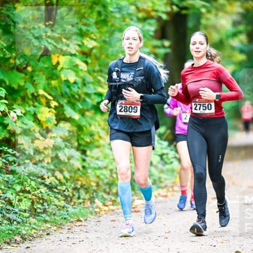 12.10.2025 - Bramfelder Halbmarathon 2025 Dr. Thomas Lammeyer http://msf.ph/oto/9343819 12.10.2025 10:00:30 Laufen 2809, 2, 2750 meine-sportfotos.de