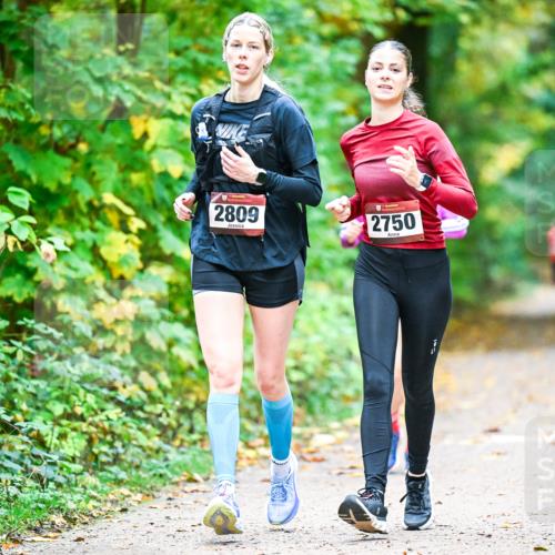 12.10.2025 - Bramfelder Halbmarathon 2025 Dr. Thomas Lammeyer http://msf.ph/oto/9343824 12.10.2025 10:00:30 Laufen 2809, 2750 meine-sportfotos.de