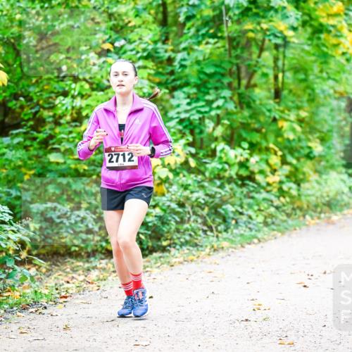 12.10.2025 - Bramfelder Halbmarathon 2025 Dr. Thomas Lammeyer http://msf.ph/oto/9343840 12.10.2025 10:00:36 Laufen 2712 meine-sportfotos.de