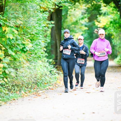 12.10.2025 - Bramfelder Halbmarathon 2025 Dr. Thomas Lammeyer http://msf.ph/oto/9343890 12.10.2025 10:01:17 Laufen 2728, 2836, 849 meine-sportfotos.de