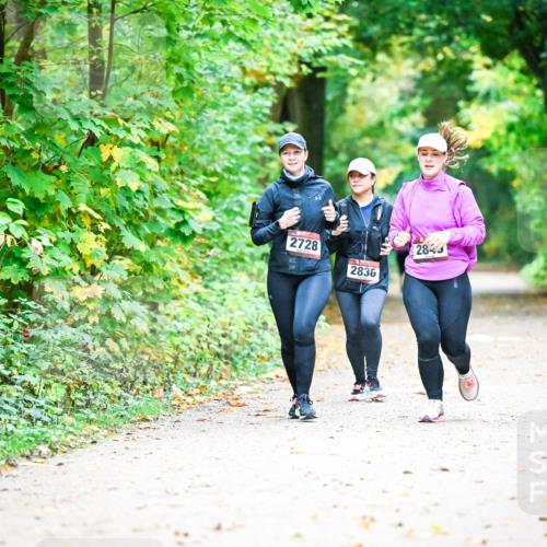 12.10.2025 - Bramfelder Halbmarathon 2025 Dr. Thomas Lammeyer http://msf.ph/oto/9343901 12.10.2025 10:01:19 Laufen 2728, 2836, 283 meine-sportfotos.de