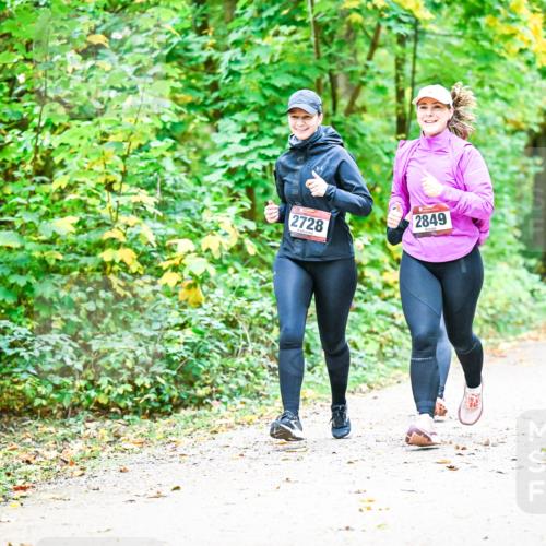 12.10.2025 - Bramfelder Halbmarathon 2025 Dr. Thomas Lammeyer http://msf.ph/oto/9343922 12.10.2025 10:01:22 Laufen 2728, 2849 meine-sportfotos.de