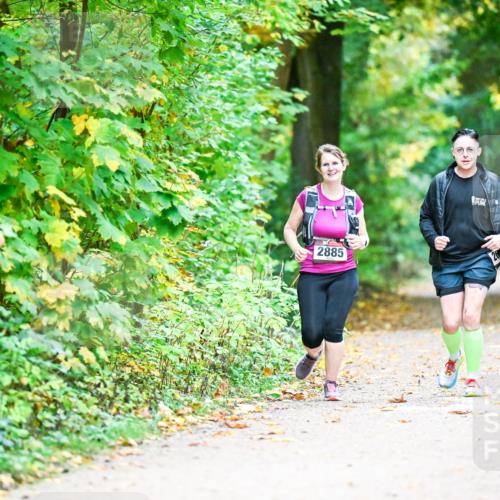 12.10.2025 - Bramfelder Halbmarathon 2025 Dr. Thomas Lammeyer http://msf.ph/oto/9343931 12.10.2025 10:01:40 Laufen 2885 meine-sportfotos.de
