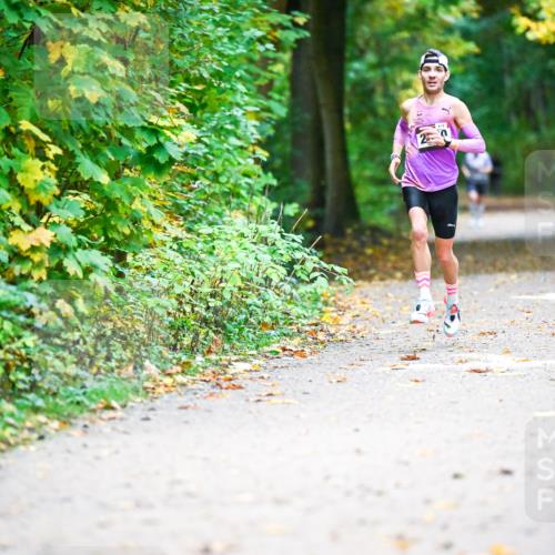 12.10.2025 - Bramfelder Halbmarathon 2025 Dr. Thomas Lammeyer http://msf.ph/oto/9343978 12.10.2025 10:01:53 Laufen  meine-sportfotos.de