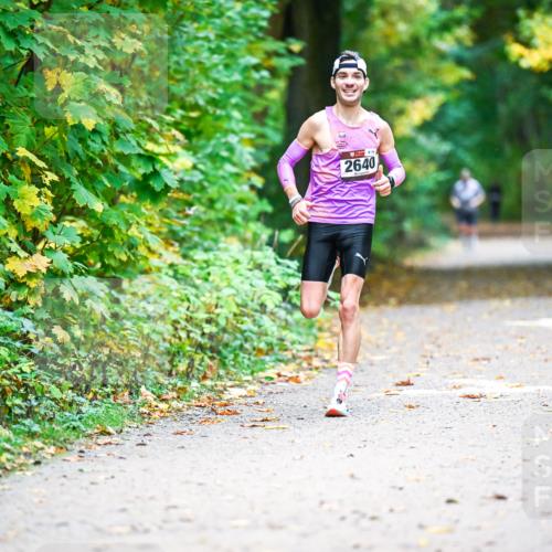 12.10.2025 - Bramfelder Halbmarathon 2025 Dr. Thomas Lammeyer http://msf.ph/oto/9343986 12.10.2025 10:01:54 Laufen 2640 meine-sportfotos.de