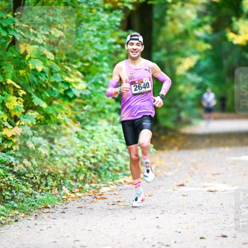 12.10.2025 - Bramfelder Halbmarathon 2025 Dr. Thomas Lammeyer http://msf.ph/oto/9343989 12.10.2025 10:01:55 Laufen 2640 meine-sportfotos.de