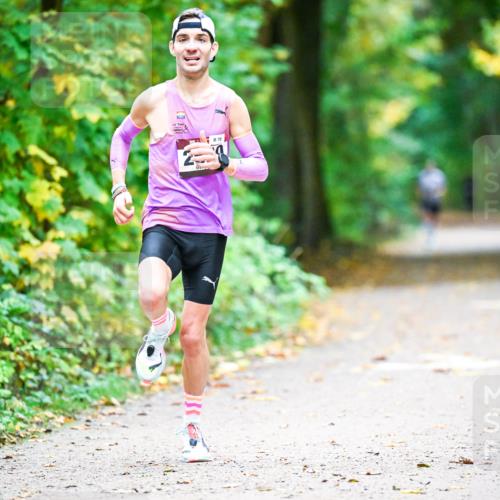 12.10.2025 - Bramfelder Halbmarathon 2025 Dr. Thomas Lammeyer http://msf.ph/oto/9343996 12.10.2025 10:01:56 Laufen 79 meine-sportfotos.de