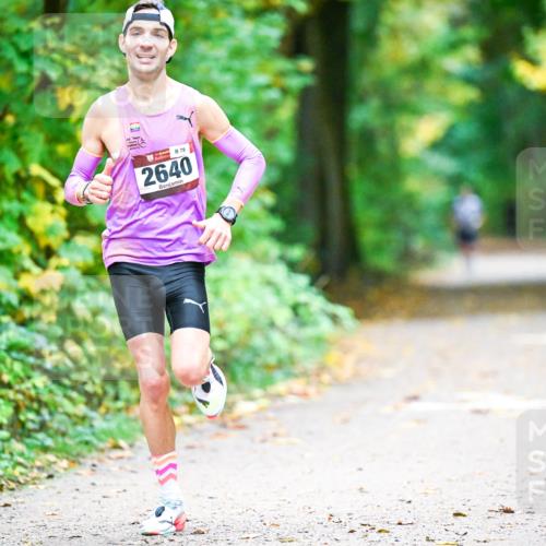 12.10.2025 - Bramfelder Halbmarathon 2025 Dr. Thomas Lammeyer http://msf.ph/oto/9343998 12.10.2025 10:01:56 Laufen 79, 2640 meine-sportfotos.de