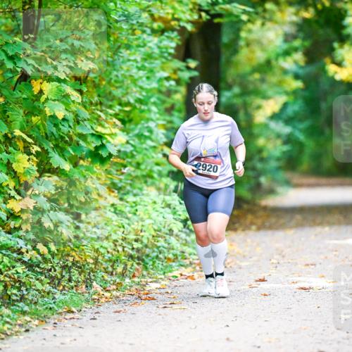 12.10.2025 - Bramfelder Halbmarathon 2025 Dr. Thomas Lammeyer http://msf.ph/oto/9344003 12.10.2025 10:02:24 Laufen 2920 meine-sportfotos.de