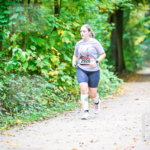 12.10.2025 - Bramfelder Halbmarathon 2025 Dr. Thomas Lammeyer http://msf.ph/oto/9344015 12.10.2025 10:02:26 Laufen 2920 meine-sportfotos.de