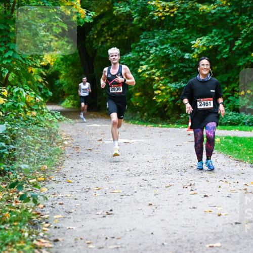 12.10.2025 - Bramfelder Halbmarathon 2025 Dr. Thomas Lammeyer http://msf.ph/oto/9344048 12.10.2025 10:03:07 Laufen 2936, 2461 meine-sportfotos.de