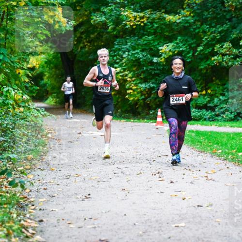 12.10.2025 - Bramfelder Halbmarathon 2025 Dr. Thomas Lammeyer http://msf.ph/oto/9344051 12.10.2025 10:03:07 Laufen 2936, 2461 meine-sportfotos.de