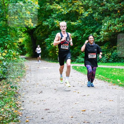 12.10.2025 - Bramfelder Halbmarathon 2025 Dr. Thomas Lammeyer http://msf.ph/oto/9344060 12.10.2025 10:03:09 Laufen 2936, 2461 meine-sportfotos.de