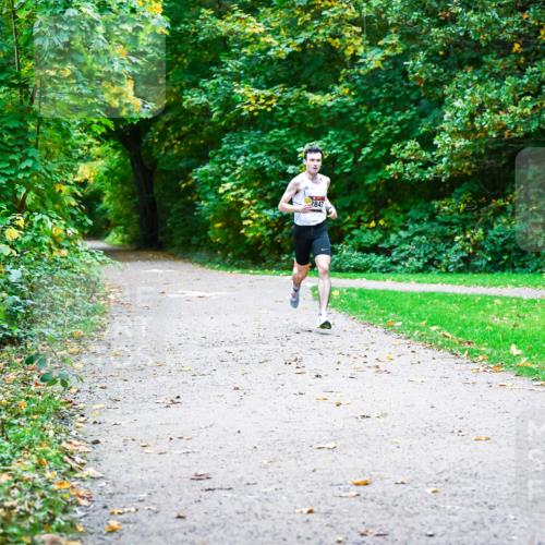 12.10.2025 - Bramfelder Halbmarathon 2025 Dr. Thomas Lammeyer http://msf.ph/oto/9344072 12.10.2025 10:03:13 Laufen 2847 meine-sportfotos.de