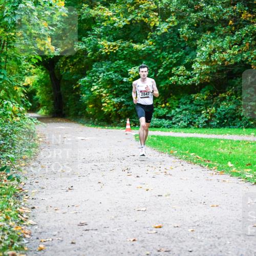 12.10.2025 - Bramfelder Halbmarathon 2025 Dr. Thomas Lammeyer http://msf.ph/oto/9344074 12.10.2025 10:03:13 Laufen 2847 meine-sportfotos.de