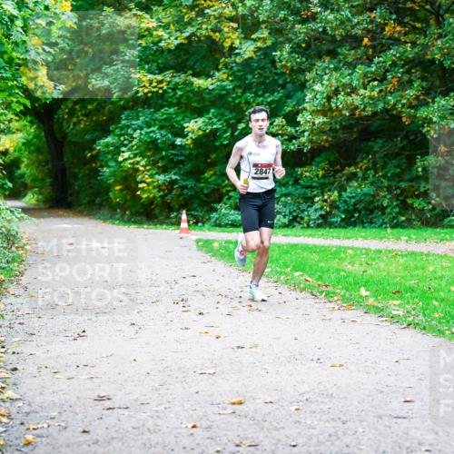 12.10.2025 - Bramfelder Halbmarathon 2025 Dr. Thomas Lammeyer http://msf.ph/oto/9344078 12.10.2025 10:03:13 Laufen 2847 meine-sportfotos.de