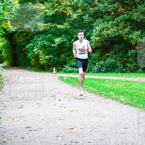 12.10.2025 - Bramfelder Halbmarathon 2025 Dr. Thomas Lammeyer http://msf.ph/oto/9344079 12.10.2025 10:03:14 Laufen 2847 meine-sportfotos.de