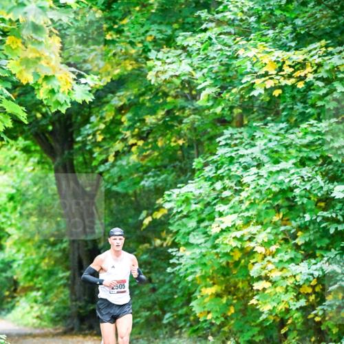12.10.2025 - Bramfelder Halbmarathon 2025 Dr. Thomas Lammeyer http://msf.ph/oto/9344133 12.10.2025 10:04:50 Laufen 2505 meine-sportfotos.de