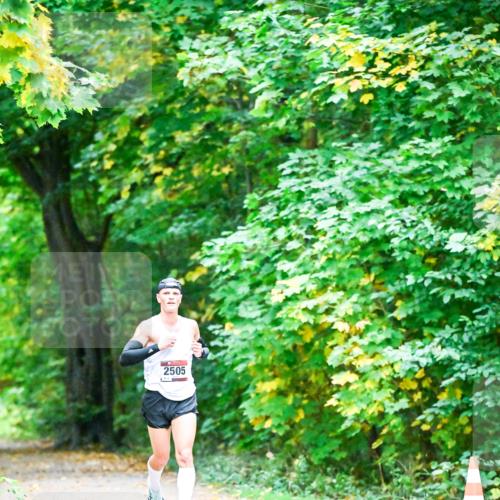 12.10.2025 - Bramfelder Halbmarathon 2025 Dr. Thomas Lammeyer http://msf.ph/oto/9344137 12.10.2025 10:04:51 Laufen 2505 meine-sportfotos.de