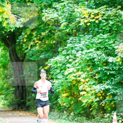 12.10.2025 - Bramfelder Halbmarathon 2025 Dr. Thomas Lammeyer http://msf.ph/oto/9344138 12.10.2025 10:04:51 Laufen 2505 meine-sportfotos.de
