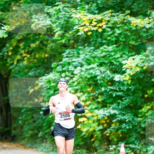 12.10.2025 - Bramfelder Halbmarathon 2025 Dr. Thomas Lammeyer http://msf.ph/oto/9344149 12.10.2025 10:04:52 Laufen 2505, 12, 0 meine-sportfotos.de