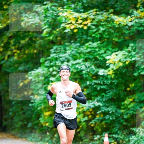 12.10.2025 - Bramfelder Halbmarathon 2025 Dr. Thomas Lammeyer http://msf.ph/oto/9344153 12.10.2025 10:04:53 Laufen 2505, 8, 12 meine-sportfotos.de