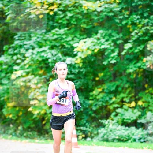 12.10.2025 - Bramfelder Halbmarathon 2025 Dr. Thomas Lammeyer http://msf.ph/oto/9344169 12.10.2025 10:05:43 Laufen 641 meine-sportfotos.de