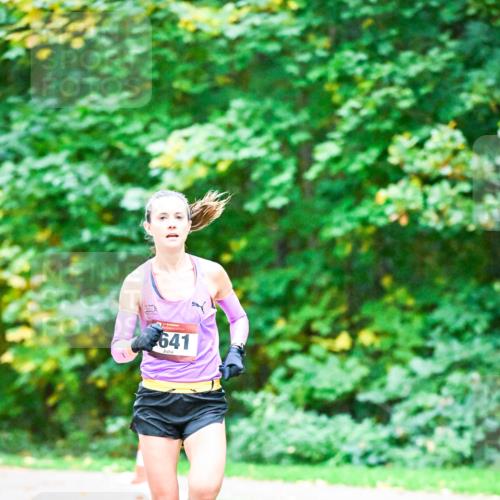 12.10.2025 - Bramfelder Halbmarathon 2025 Dr. Thomas Lammeyer http://msf.ph/oto/9344173 12.10.2025 10:05:43 Laufen 641 meine-sportfotos.de