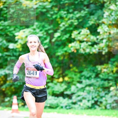 12.10.2025 - Bramfelder Halbmarathon 2025 Dr. Thomas Lammeyer http://msf.ph/oto/9344176 12.10.2025 10:05:44 Laufen 2641 meine-sportfotos.de