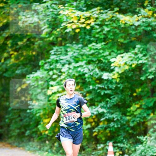 12.10.2025 - Bramfelder Halbmarathon 2025 Dr. Thomas Lammeyer http://msf.ph/oto/9344196 12.10.2025 10:06:31 Laufen 2876, 844 meine-sportfotos.de