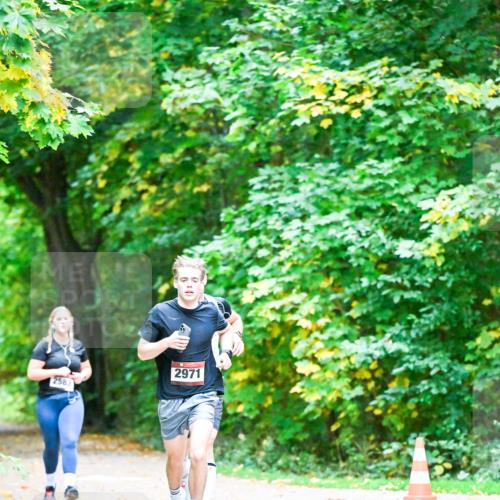 12.10.2025 - Bramfelder Halbmarathon 2025 Dr. Thomas Lammeyer http://msf.ph/oto/9344219 12.10.2025 10:07:13 Laufen 2583, 2971 meine-sportfotos.de
