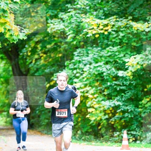 12.10.2025 - Bramfelder Halbmarathon 2025 Dr. Thomas Lammeyer http://msf.ph/oto/9344224 12.10.2025 10:07:14 Laufen 2971, 2583 meine-sportfotos.de
