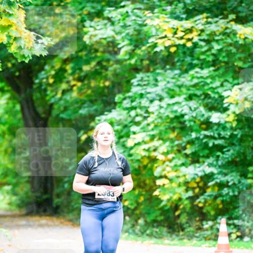 12.10.2025 - Bramfelder Halbmarathon 2025 Dr. Thomas Lammeyer http://msf.ph/oto/9344249 12.10.2025 10:07:20 Laufen 2983, 48 meine-sportfotos.de