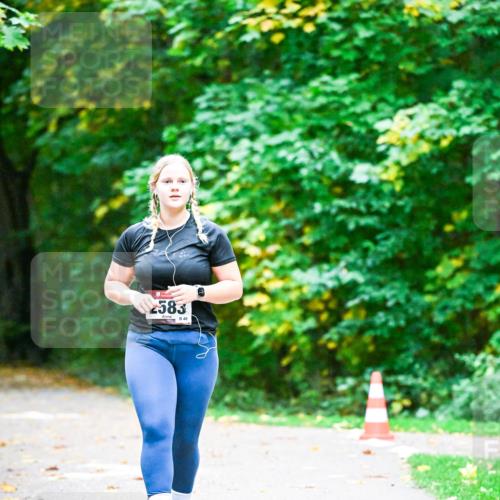 12.10.2025 - Bramfelder Halbmarathon 2025 Dr. Thomas Lammeyer http://msf.ph/oto/9344256 12.10.2025 10:07:21 Laufen 2583, 48 meine-sportfotos.de
