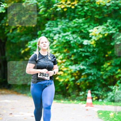12.10.2025 - Bramfelder Halbmarathon 2025 Dr. Thomas Lammeyer http://msf.ph/oto/9344259 12.10.2025 10:07:22 Laufen 2583 meine-sportfotos.de