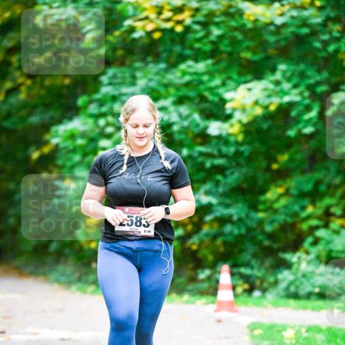 12.10.2025 - Bramfelder Halbmarathon 2025 Dr. Thomas Lammeyer http://msf.ph/oto/9344267 12.10.2025 10:07:23 Laufen 2583, 48 meine-sportfotos.de