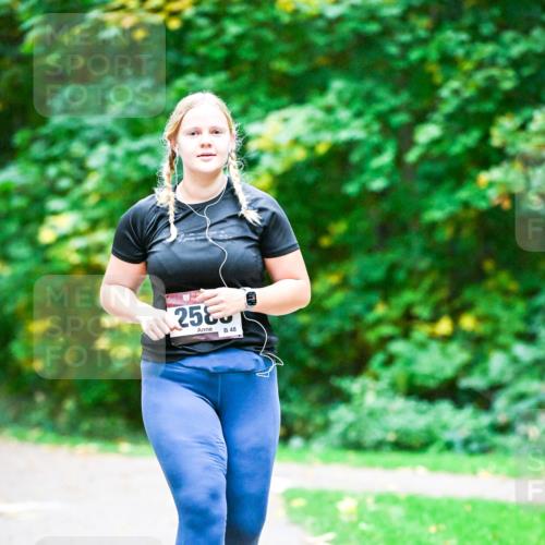 12.10.2025 - Bramfelder Halbmarathon 2025 Dr. Thomas Lammeyer http://msf.ph/oto/9344274 12.10.2025 10:07:24 Laufen 258, 48 meine-sportfotos.de