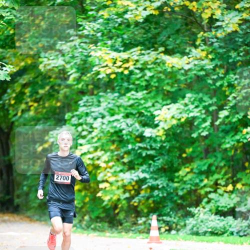 12.10.2025 - Bramfelder Halbmarathon 2025 Dr. Thomas Lammeyer http://msf.ph/oto/9344286 12.10.2025 10:08:09 Laufen 2700 meine-sportfotos.de