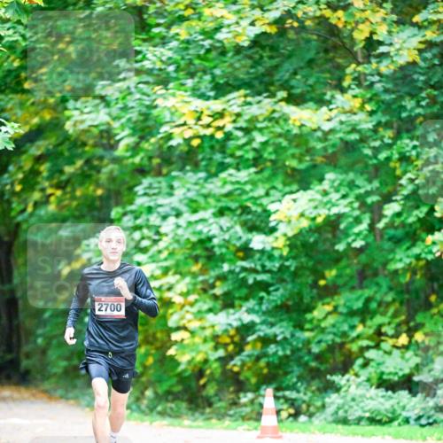 12.10.2025 - Bramfelder Halbmarathon 2025 Dr. Thomas Lammeyer http://msf.ph/oto/9344287 12.10.2025 10:08:09 Laufen 2700 meine-sportfotos.de