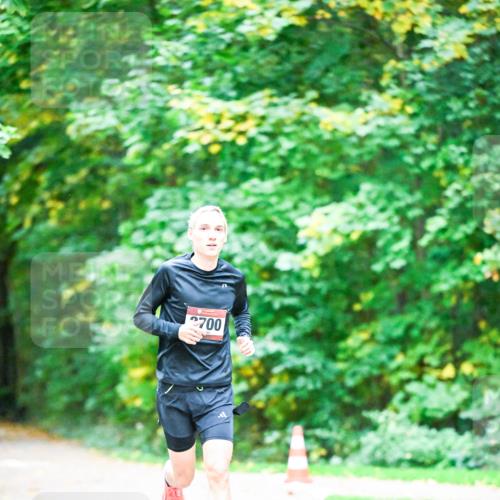 12.10.2025 - Bramfelder Halbmarathon 2025 Dr. Thomas Lammeyer http://msf.ph/oto/9344295 12.10.2025 10:08:10 Laufen 2700 meine-sportfotos.de